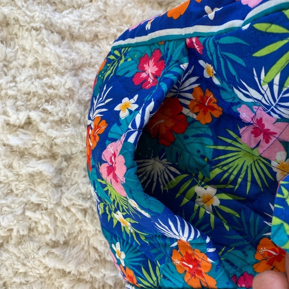 Tropical Floral Blue Quilted Tote Bag Vera Bradley like NWT - Picture 2 of 5